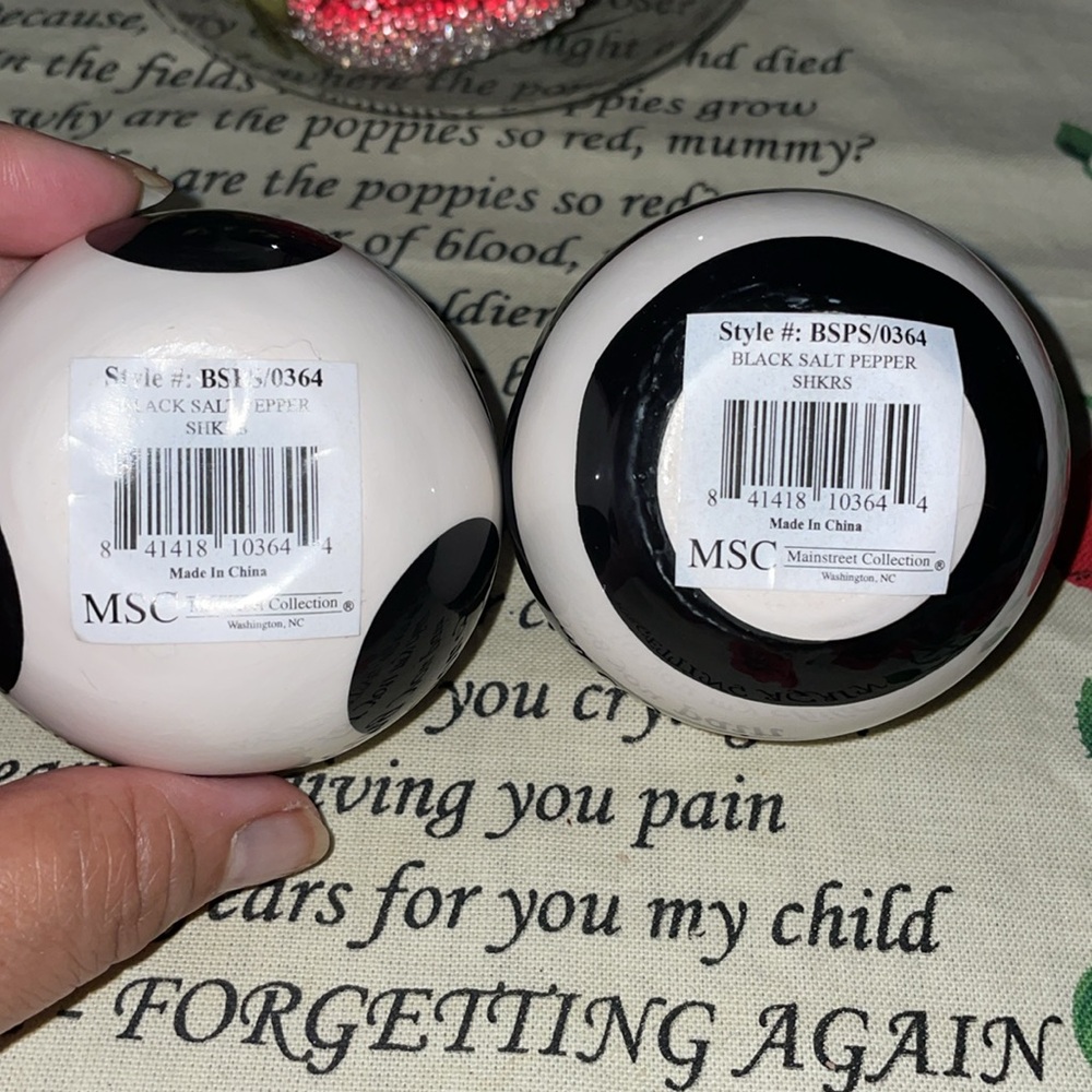 New MSC Main St. Black Dot/Stripes Salt n’ Pepper Shakers! - Picture 3 of 3